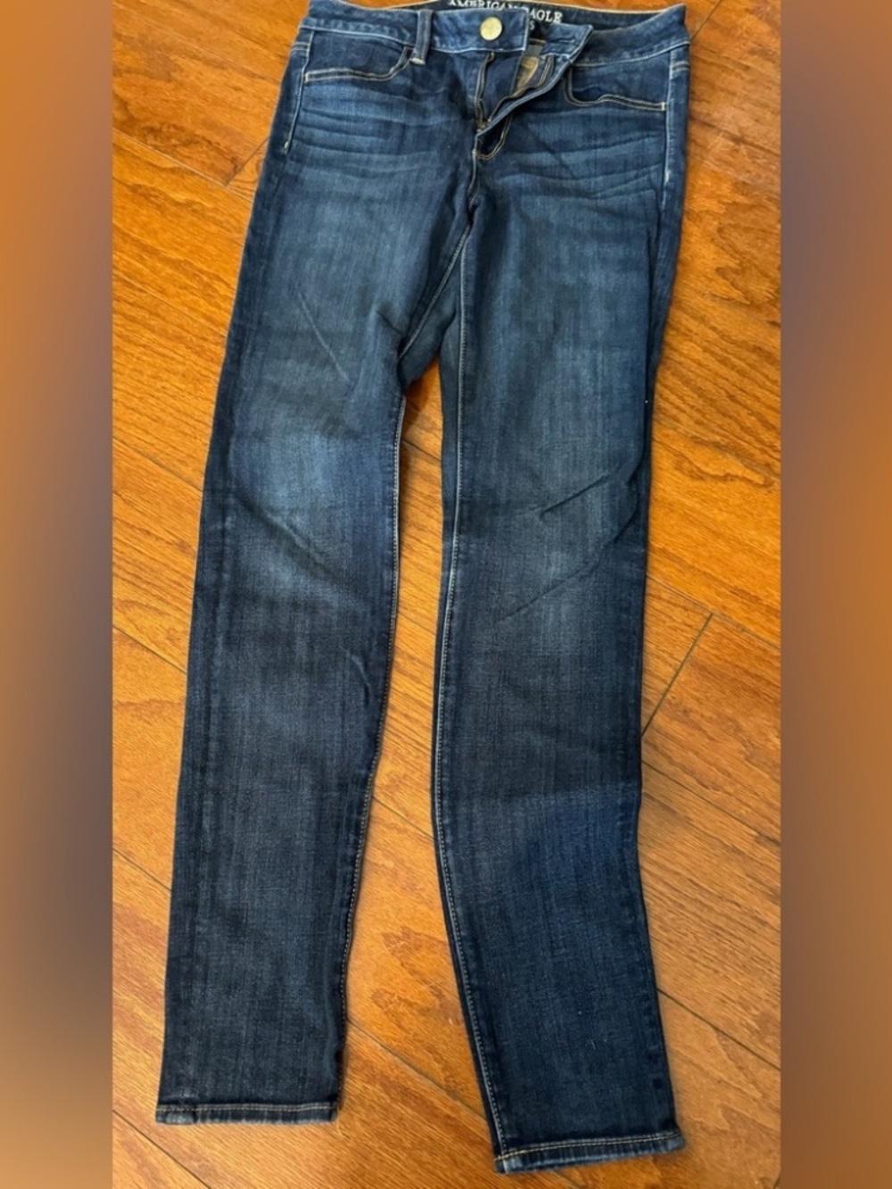 American Eagle Outfitters SIZE 4 blue jeans LOT5736